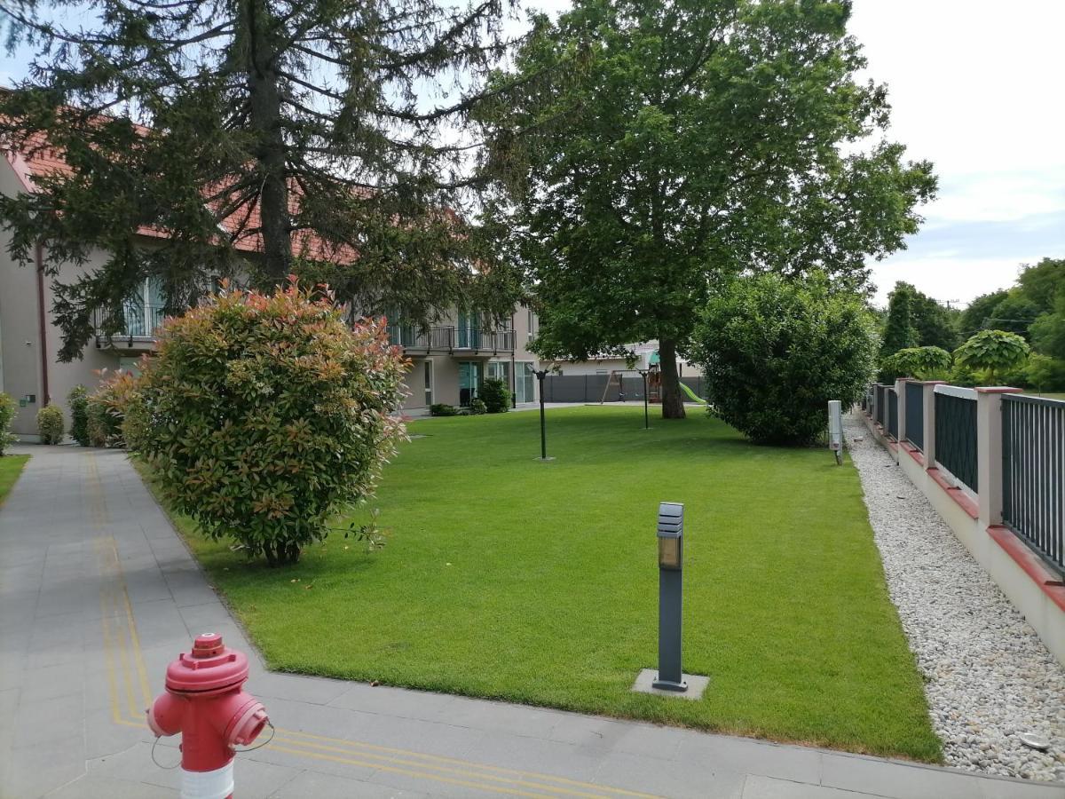 Kapitany Apartman Apartment Siófok Exterior foto